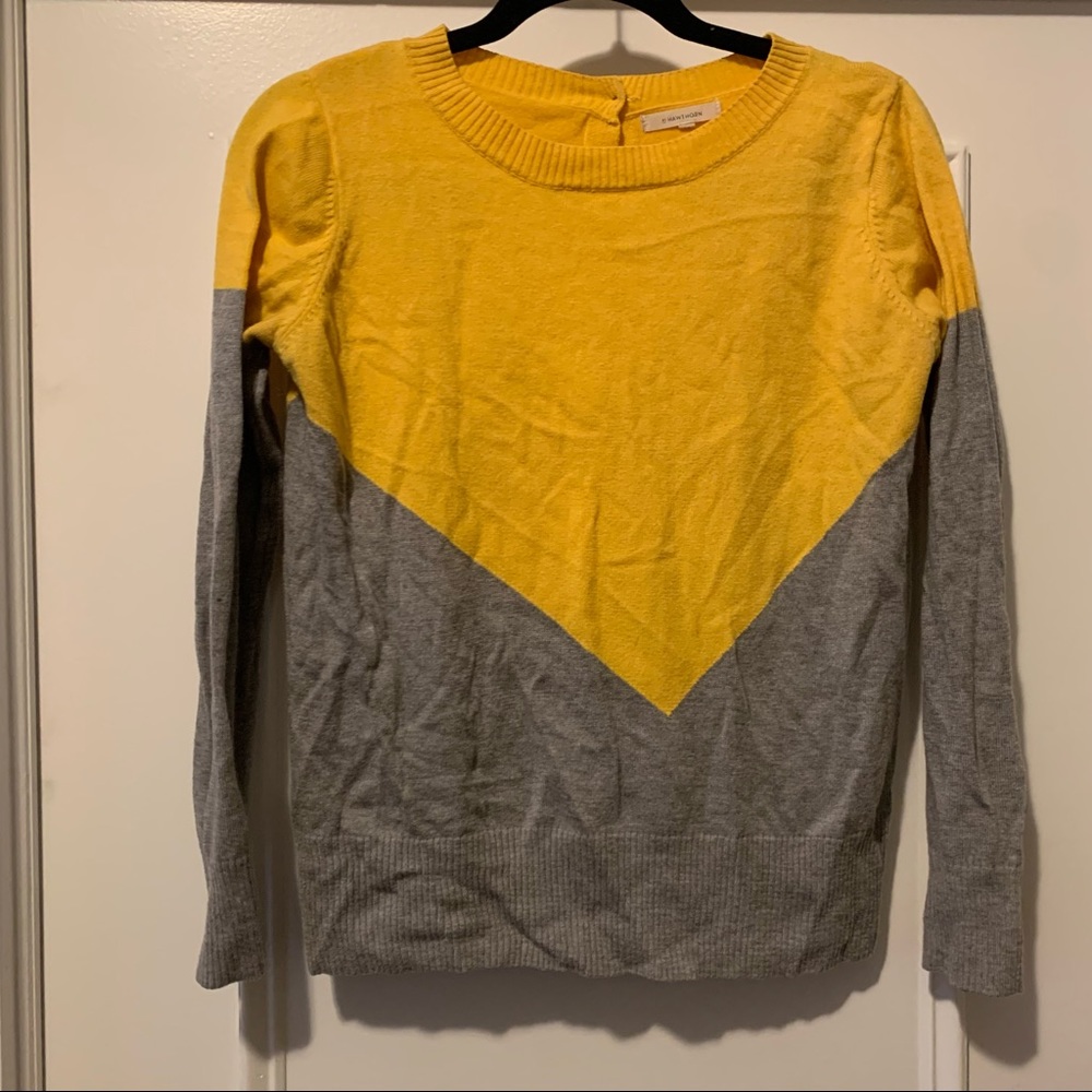 Color block button back sweater